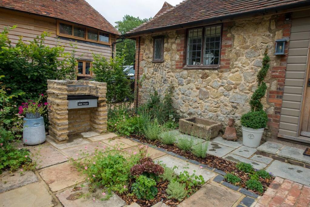 Weaver'S Cottage Smarden Exterior photo